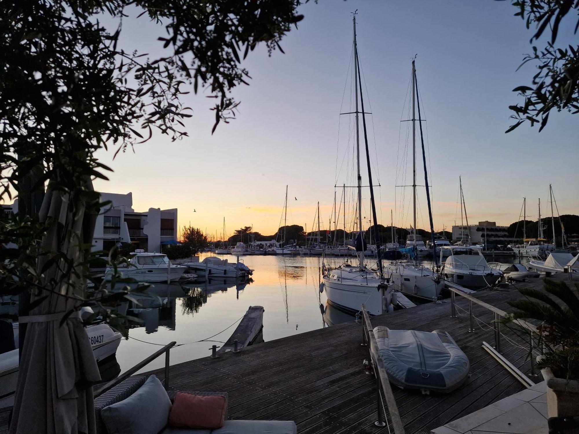 Marina Exceptionnelle - 8 Pers - 120 M2 Vue Mer - Suites Parentales - Cinema - Ponton Le Grau-du-Roi Extérieur photo